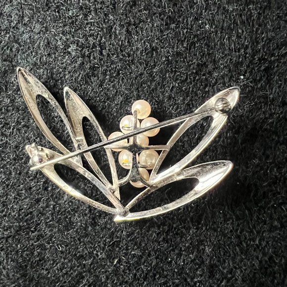 Vintage polished Silver-tone with pearl floral Brooch - Picture 4 of 4